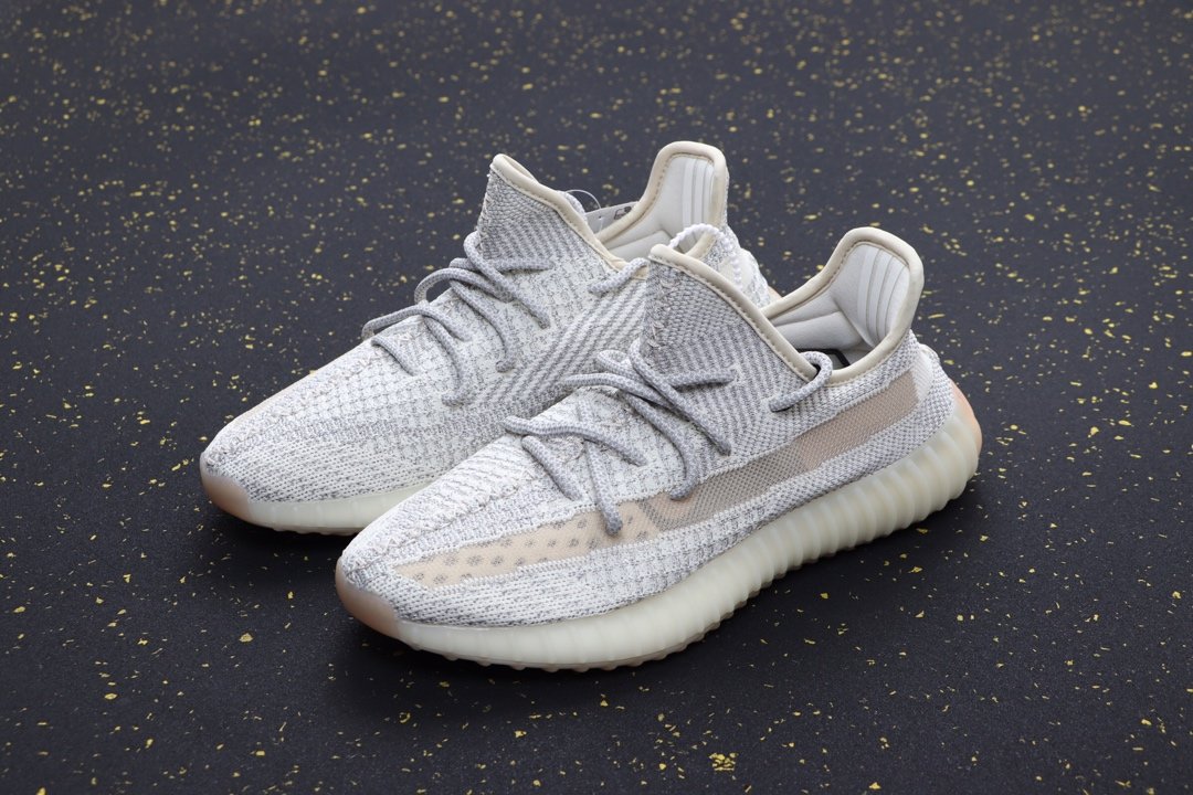 椰子鞋Yeezy 350V2 徐白满天星 货号FV3254