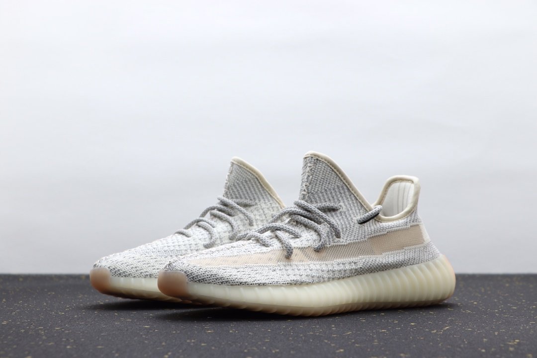 椰子鞋Yeezy 350V2 徐白满天星 货号FV3254