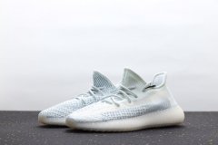 椰子鞋 Yeezy 350V2 冰蓝满天星 货号FV5317