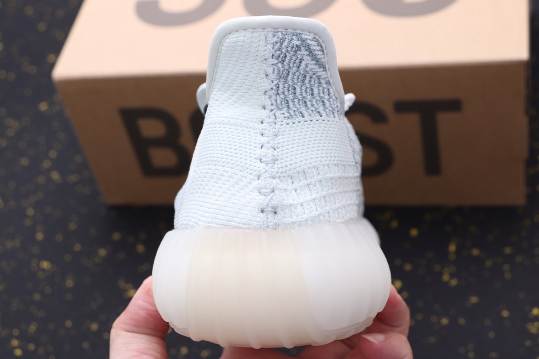 椰子鞋 Yeezy 350V2 冰蓝满天星 货号FV5317