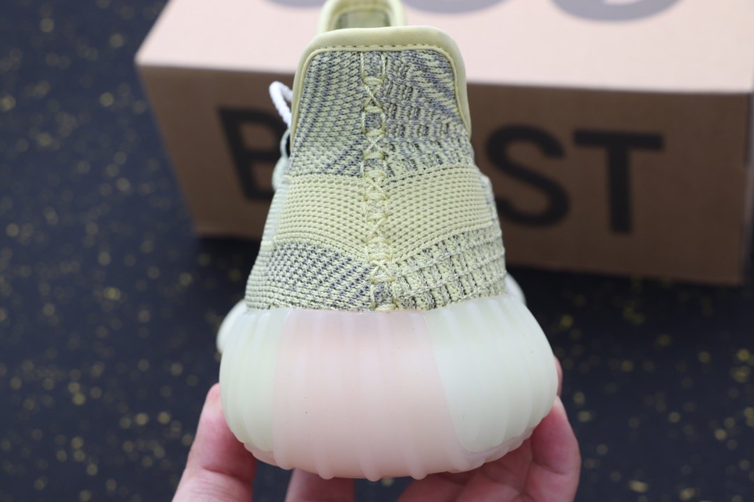 椰子鞋Yeezy 350V2 丁黄满天星 货号FV3255