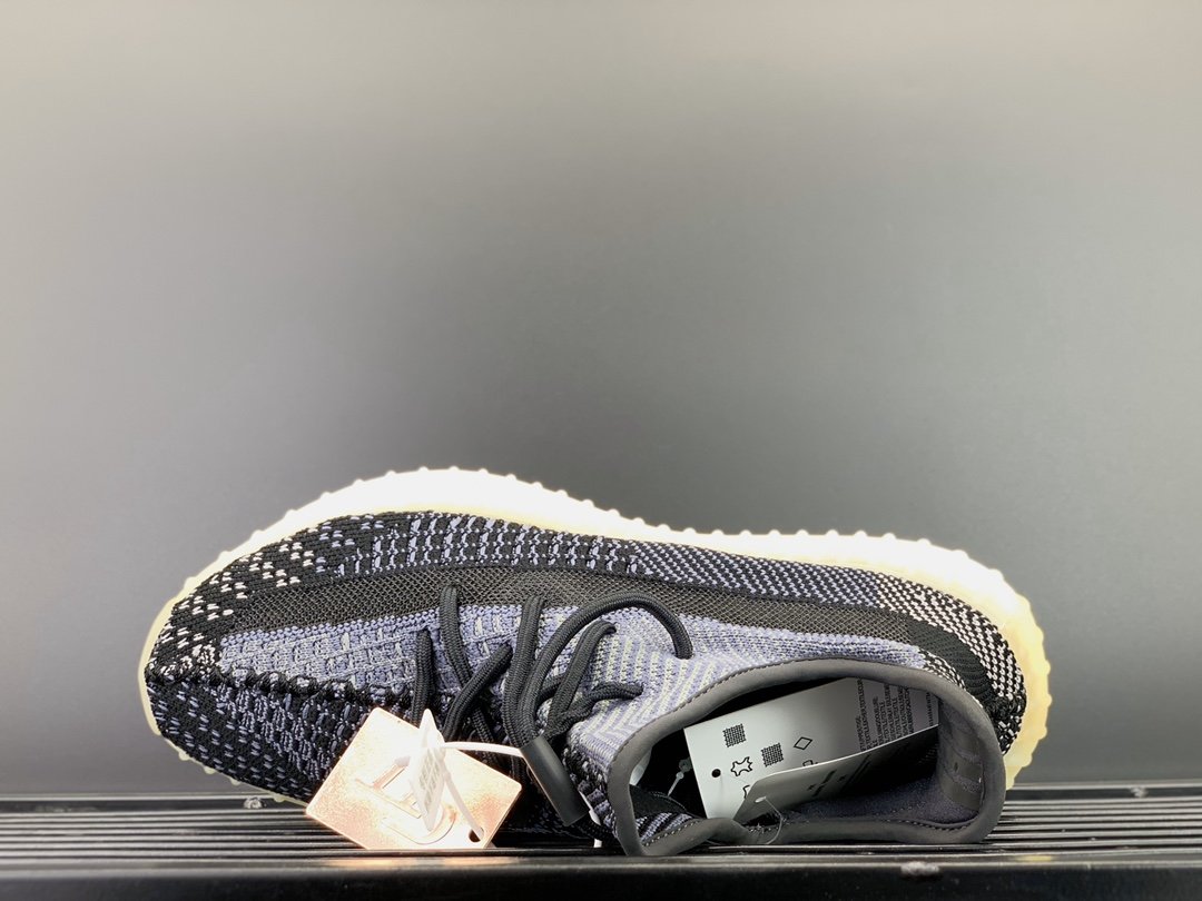 椰子鞋350V2 黑灰色 “Asriel ”色系 货号：FZ5000
